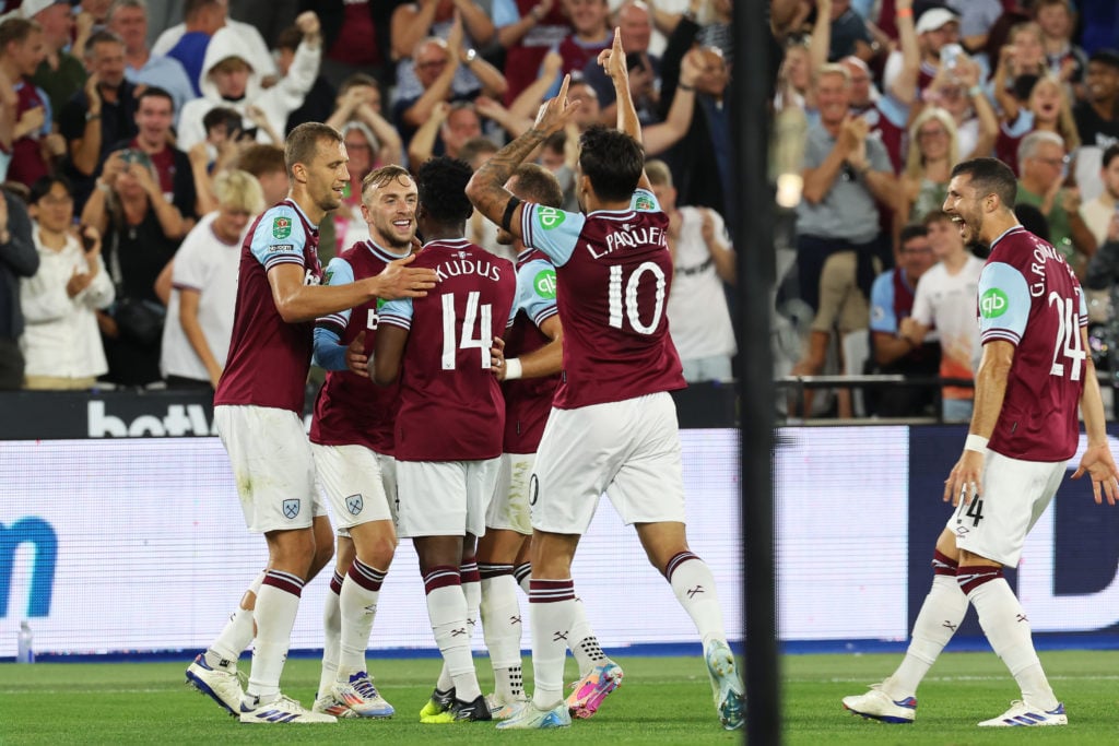 Jarrod Bowen of West Ham United celebrates scoring his team's first goal with teammates Mohammed Kudus, Lucas Paqueta and Tomas Soucek during the C...