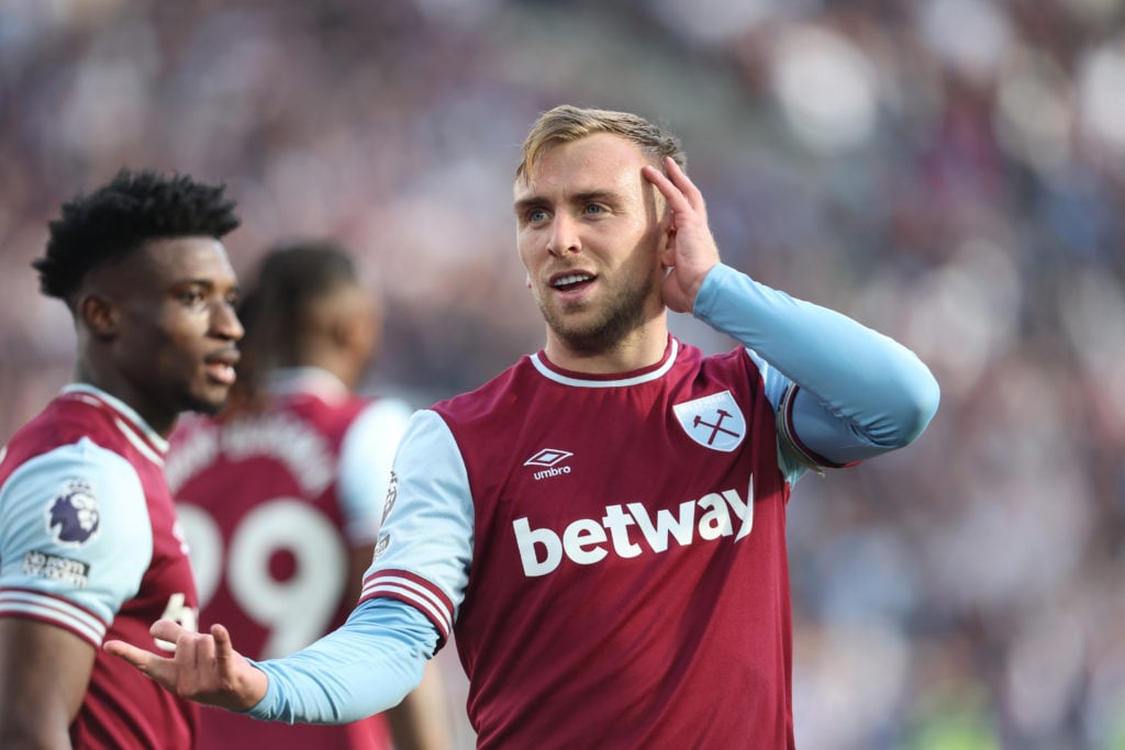 West Ham United's Jarrod Bowen celebrates scoring his side's third goal during the Premier League match between West Ham United FC and Ipswich Town...