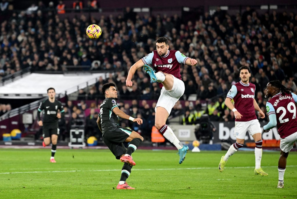 (SUN AND SUN ON SUNDAY OUT) Max Kilman of West Ham United contends for the aerial ball with Luis Diaz of Liverpool during the Premier League match ...