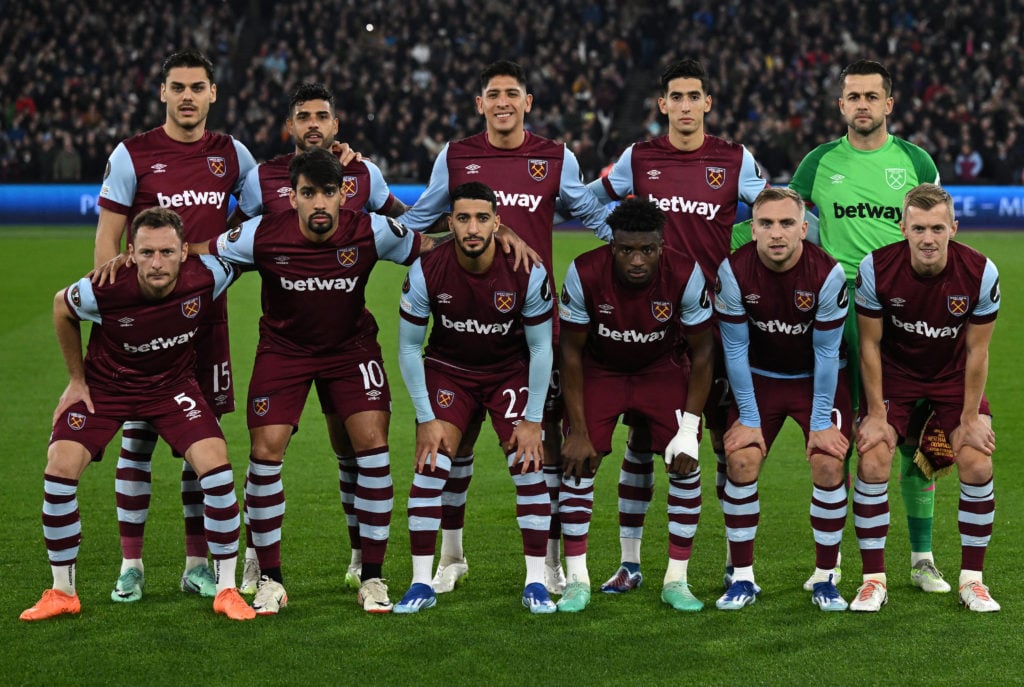 West Ham United's Polish goalkeeper #01 Lukasz Fabianski (back row R), poses with West Ham United's Czech defender #05 Vladimir Coufal, West Ham Un...