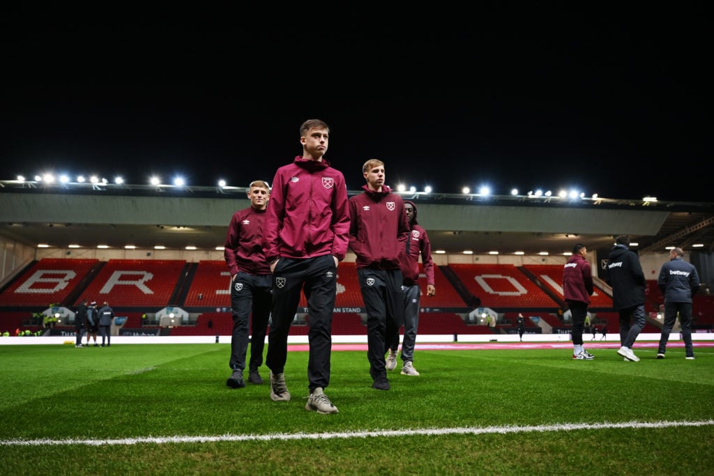 Oliver Scarles, Callum Marshall and Kaelan Casey of West Ham United look on during a pitch inspection prior to during the Emirates FA Cup Third Rou...