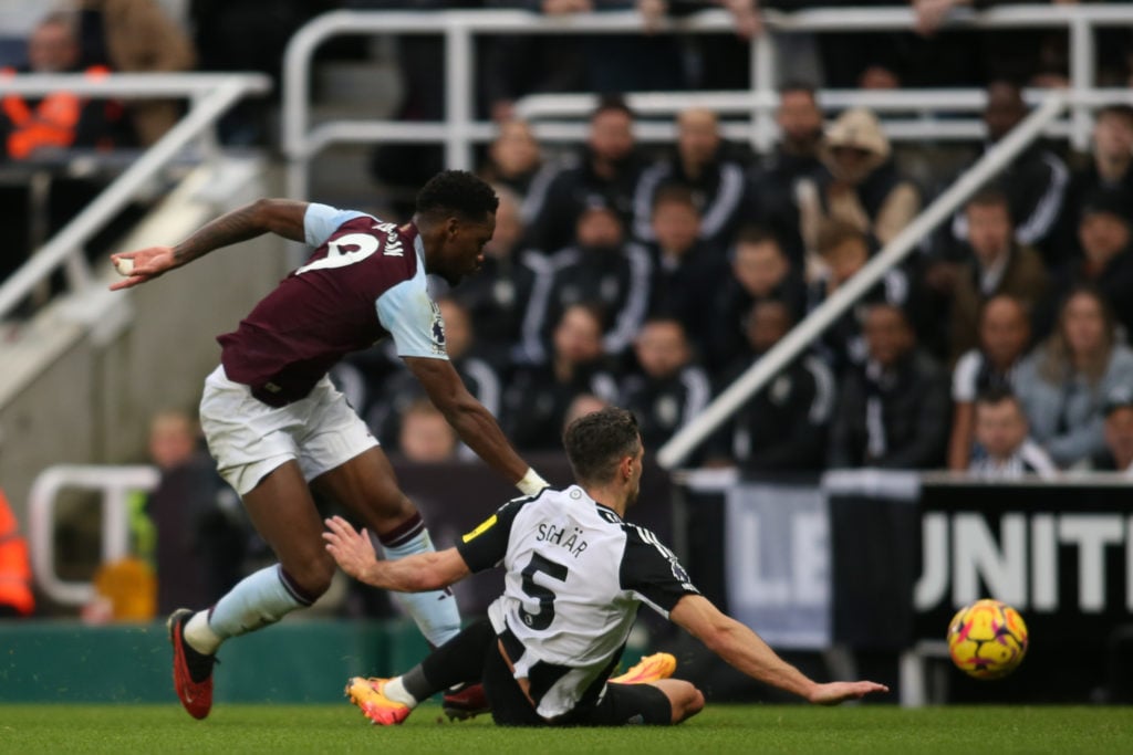 Aston Villa's Jhon Duran fouls Newcastle United's Fabian Schar, resulting in Aston Villa's Jhon Duran being red-carded during the Premier League ma...