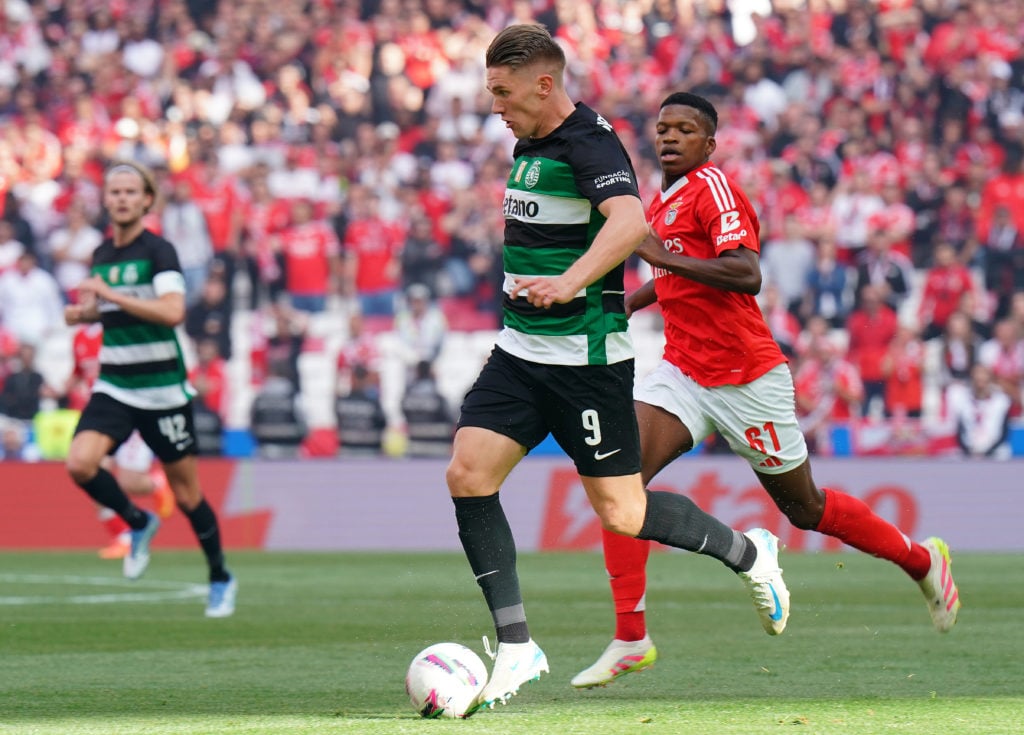 Striker Viktor Gyokeres in action - Sport Lisboa e Benfica v Sporting Clube de Portugal - Liga Portugal Betclic