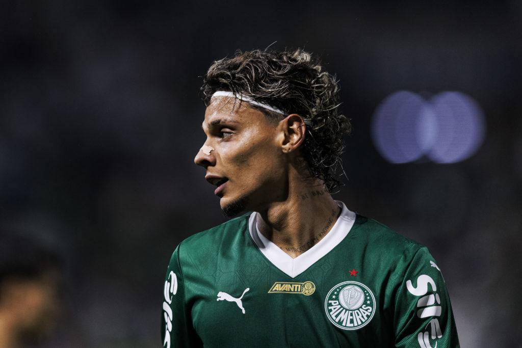 Richard Rios of Palmeiras looks on during the Campeonato Brasileiro Serie A match against Sao Paulo