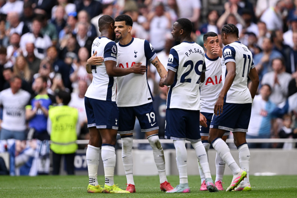 Dominic Solanke and co celebrate during Tottenham Hotspur FC v Brighton & Hove Albion FC - Premier League