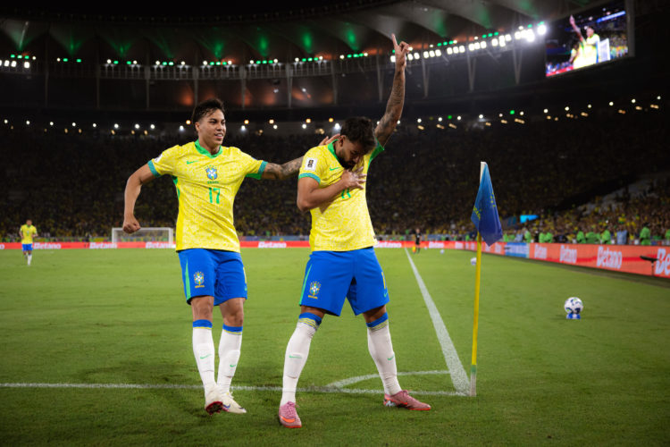 Photo by Marco Galvao/Sports Press Photo/
