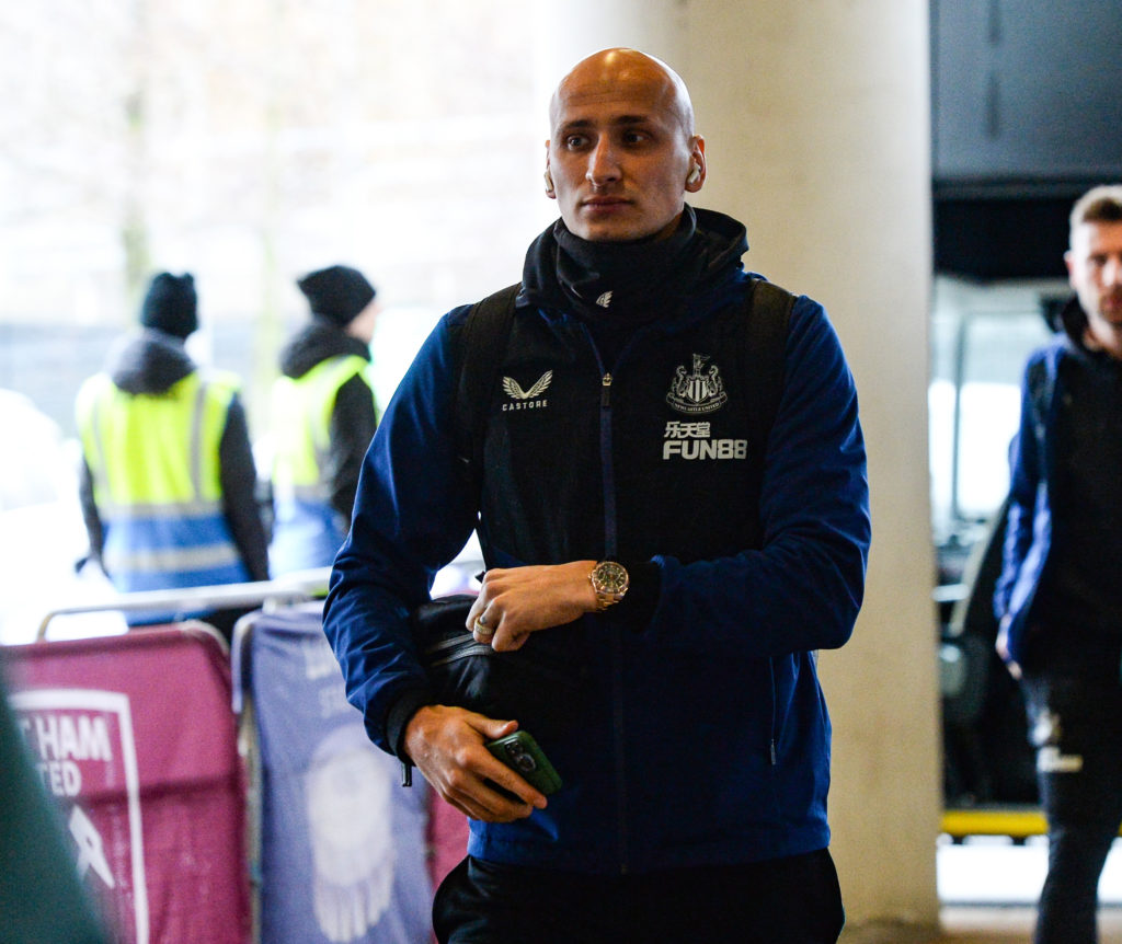 Jonjo Shelvey arriving at West Ham's London Stadium to play against his boyhood club for Newcastle