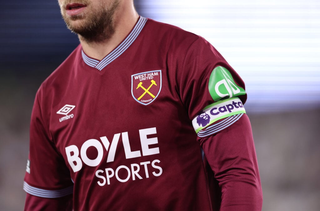 A close up of the West Ham United badge as sported by Jarrod Bowen