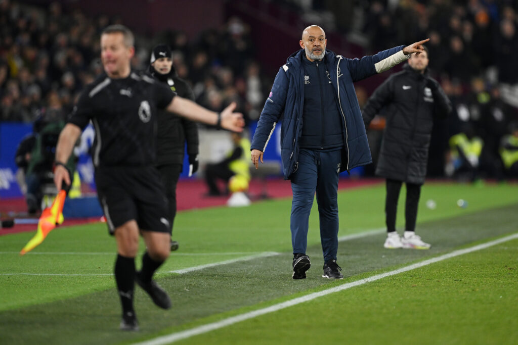 Nuno Espirito Santo gestures to his players as West Ham drew with Brighton