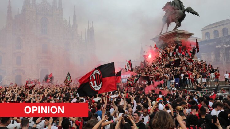 Image showing the AC Milan fans celebrating winning the Serie A title in 2022