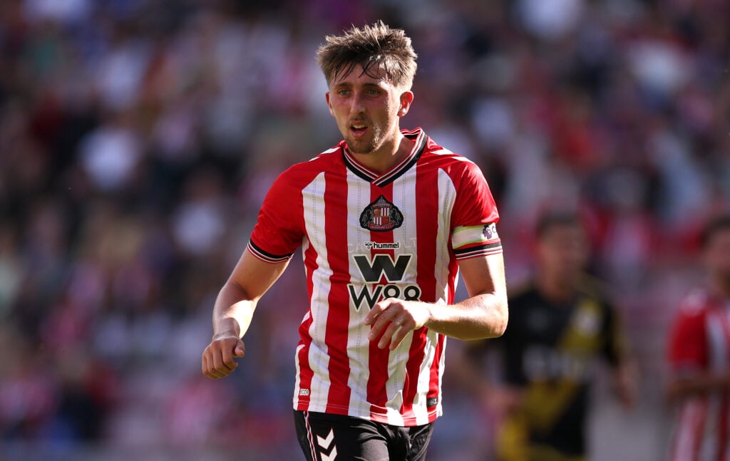 Dan Neil playing for Sunderland against Rayo Vallecano.