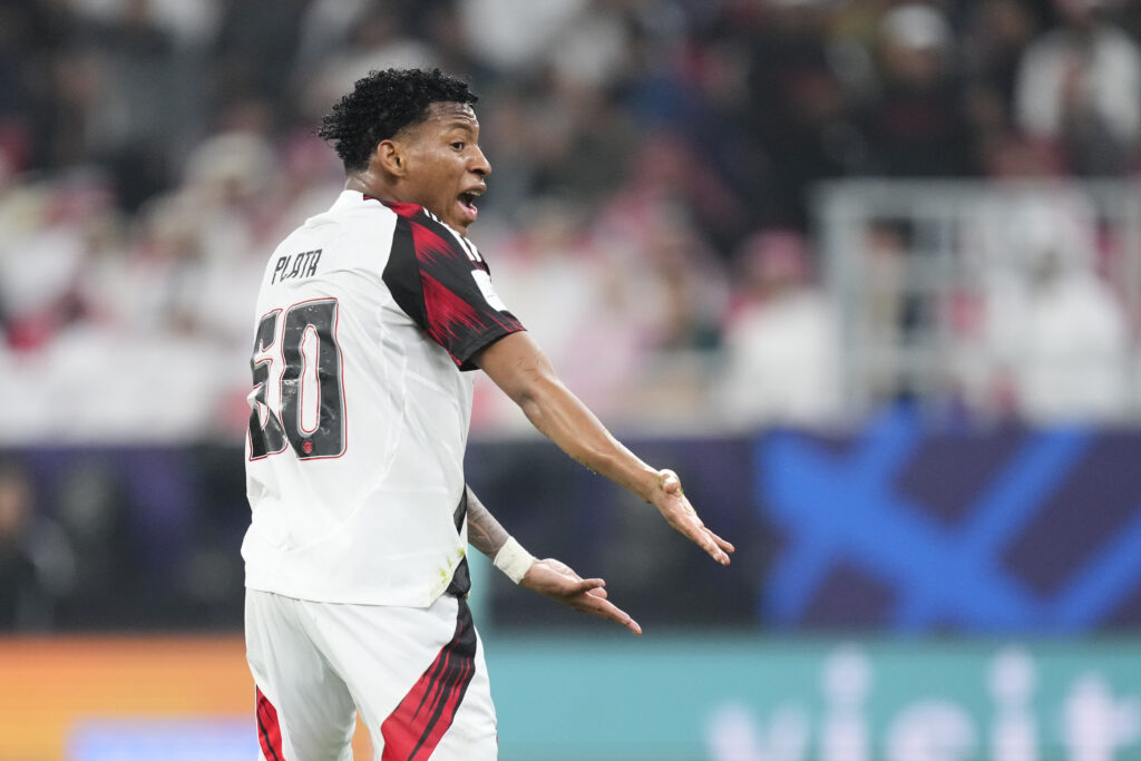 Gonzalo Plata in action for Flamengo at the FIFA Club World Cup