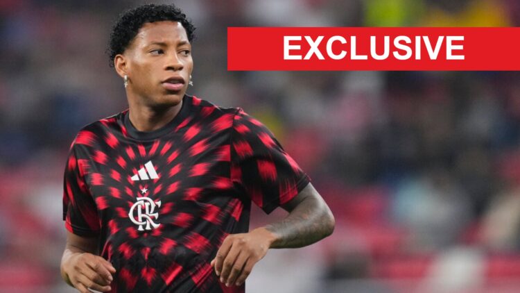 Gonzalo Plata warms up before a match for Brazilian giants Flamengo