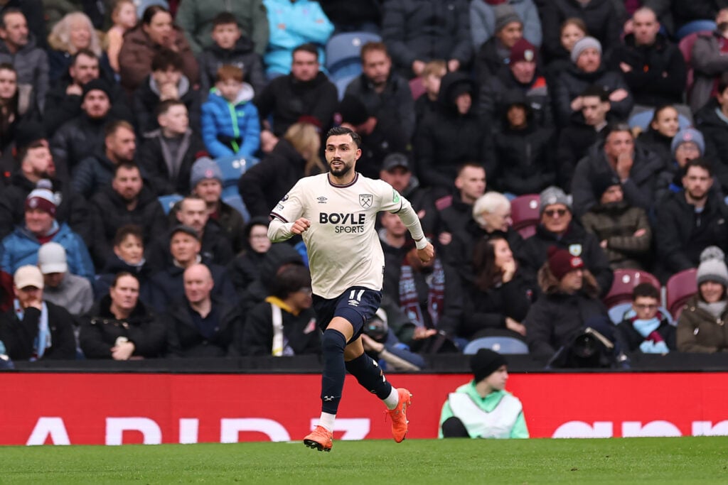 Taty Castellanos playing for West Ham against Burnley.