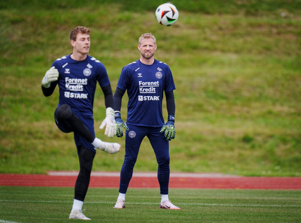 Mads Hermansen and Kasper Schmeichel in Denmark training.