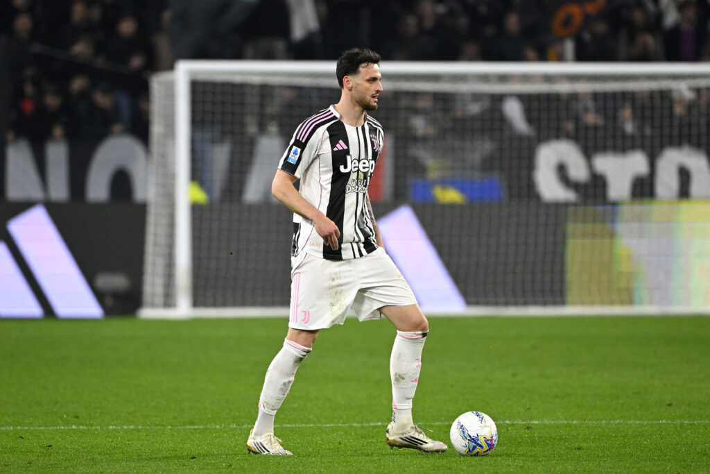 Federico Gatti of Juventus controls the ball during the Serie A match between Juventus FC and Pisa SC