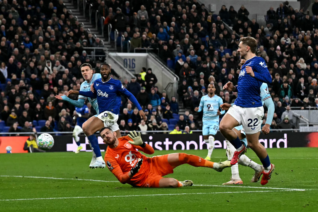 Kiernan Dewsbury-Hall scores - FBL-ENG-PR-EVERTON-BURNLEY