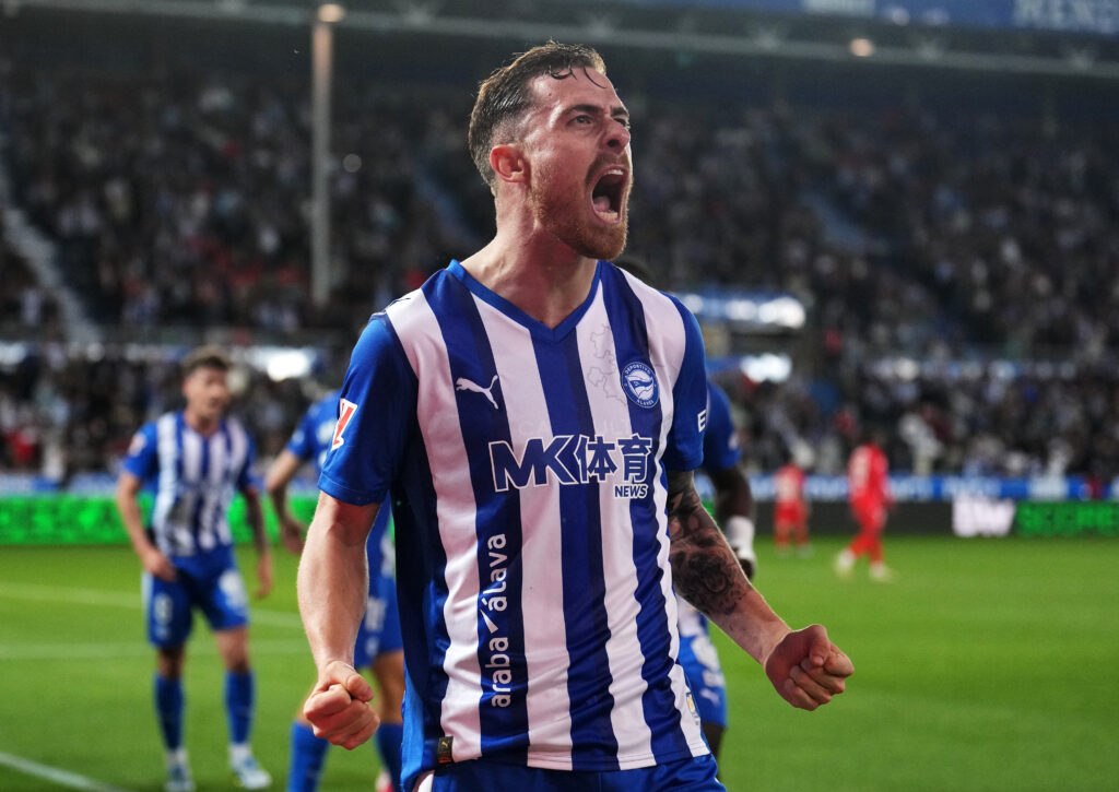 Toni Martinez scores during Deportivo Alaves v CA Osasuna - LaLiga EA Sports