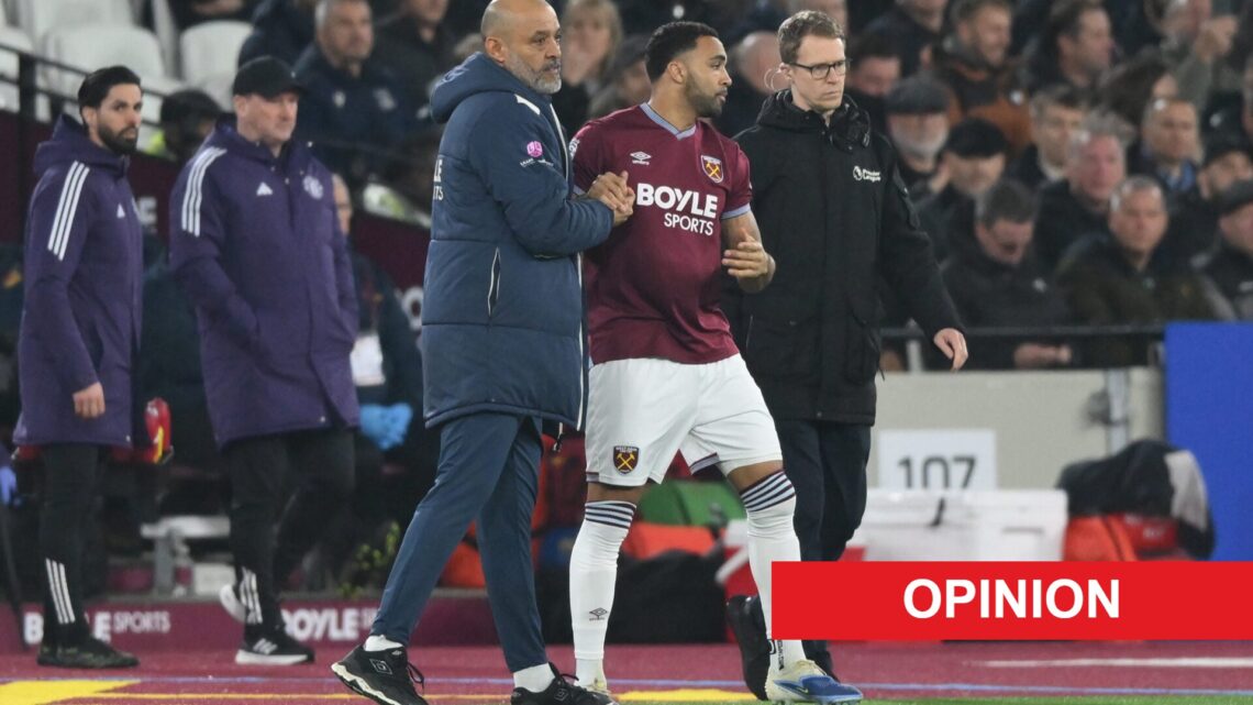 Nuno Espirito Santo speaks to Callum Wilson before sending him on as a substitute during West Ham's game against Manchester United. An 'opinion' ba...