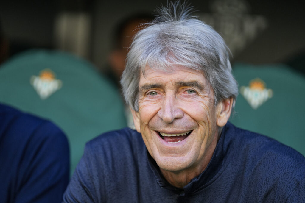 Manuel Pellegrini, head coach of Real Betis, looks on during the Spanish league, LaLiga EA Sports, football match played between Real Betis and Elche CF at La Cartuja stadium