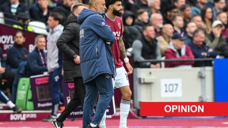 West Ham forward Pablo Felipe speaks to Nuno Espirito Santo. An 'opinion' banner has been added.