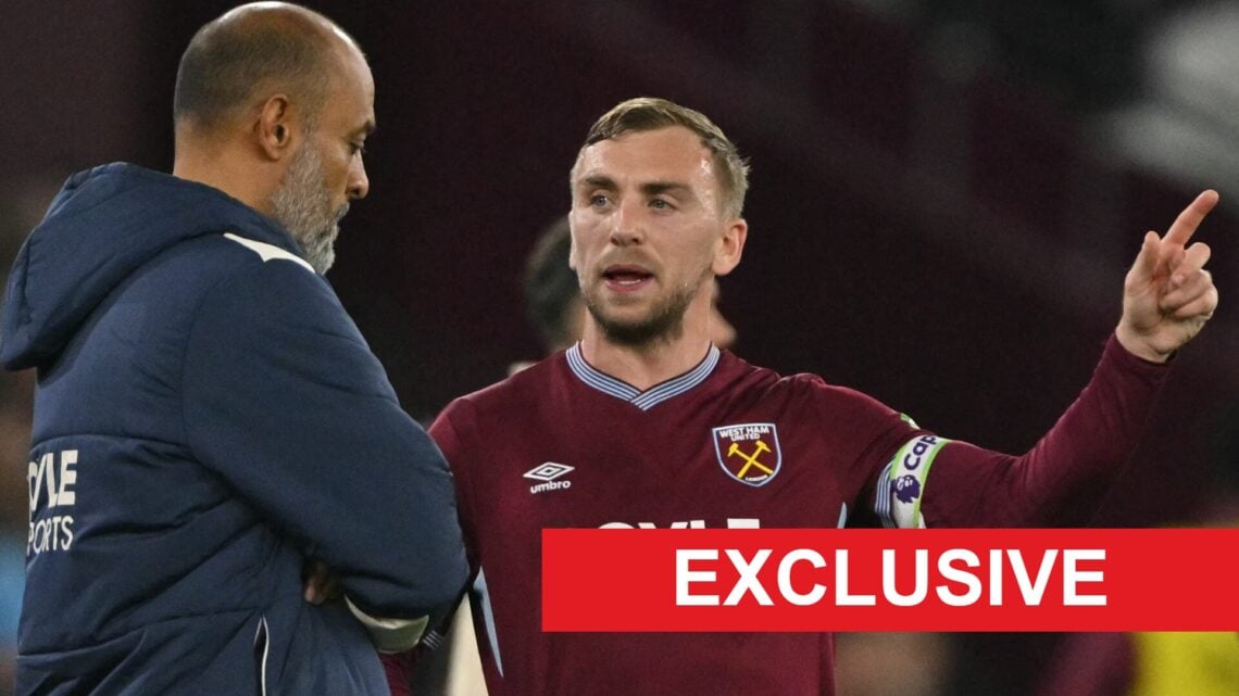 West Ham head coach Nuno Espirito Santo speaks with captain Jarrod Bowen